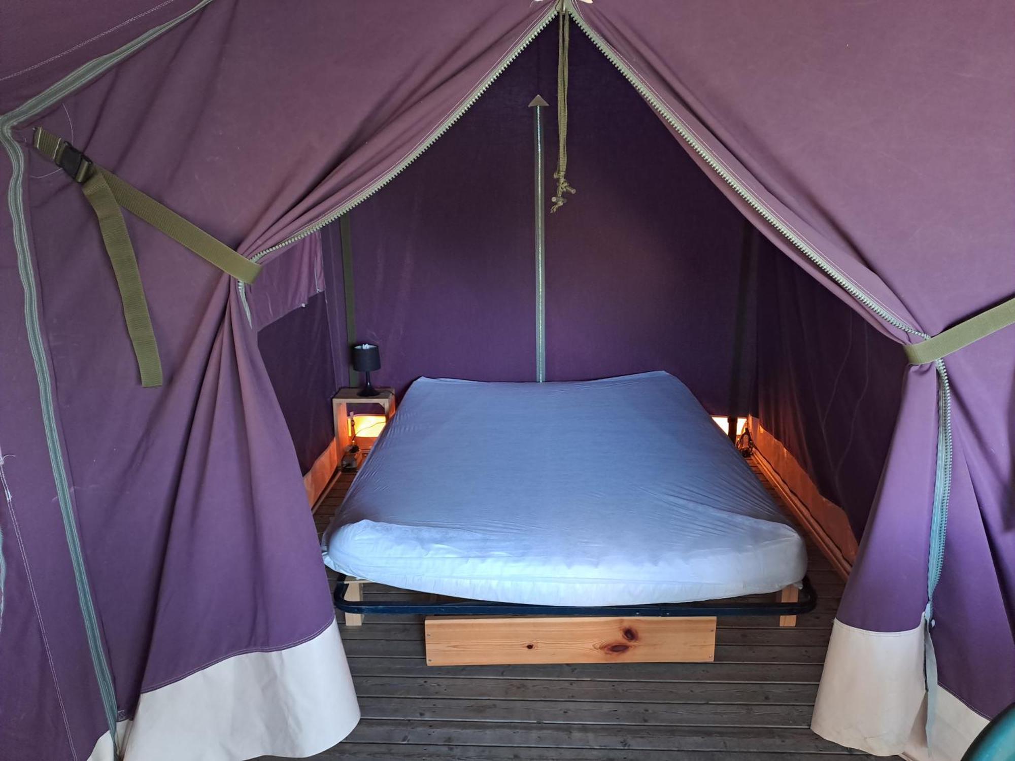 Camping Le Bois Jahan Brunelles Exterior photo